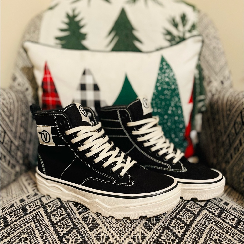 Womens High Top Vans Sentry Sneakers